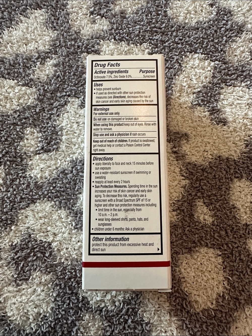 EltaMD UV Daily Broad-Spectrum SPF 40 Tinted Face Sunscreen - Picture 2 of 5